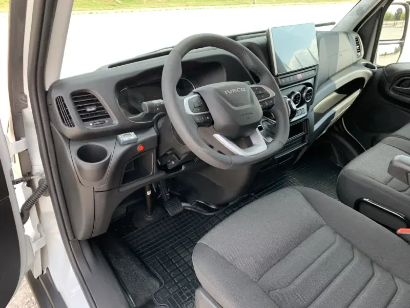 Iveco Laweta Daily automat + Kabina sypialnia + Ogrzewanie postojowe — zdjęcie 6